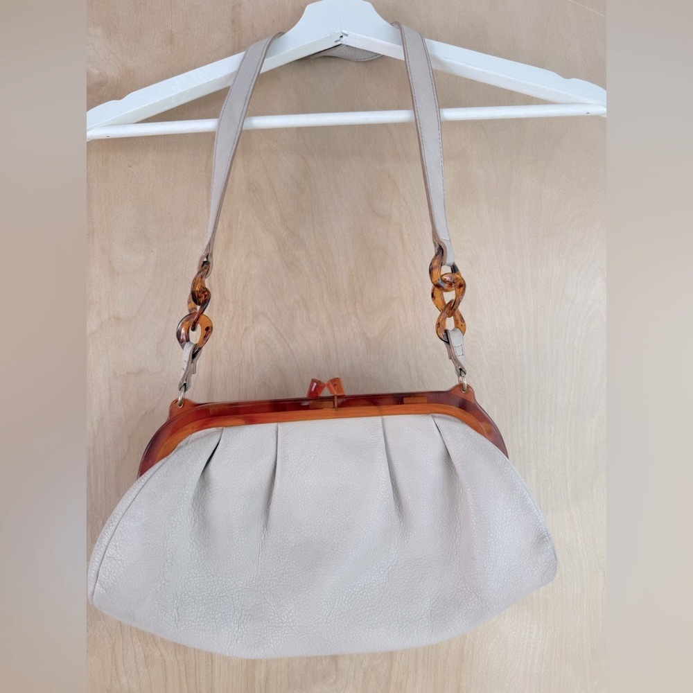 Liz Claiborne Cream Shoulder Bag with Tortoiseshell Accent - Picture 3 of 10